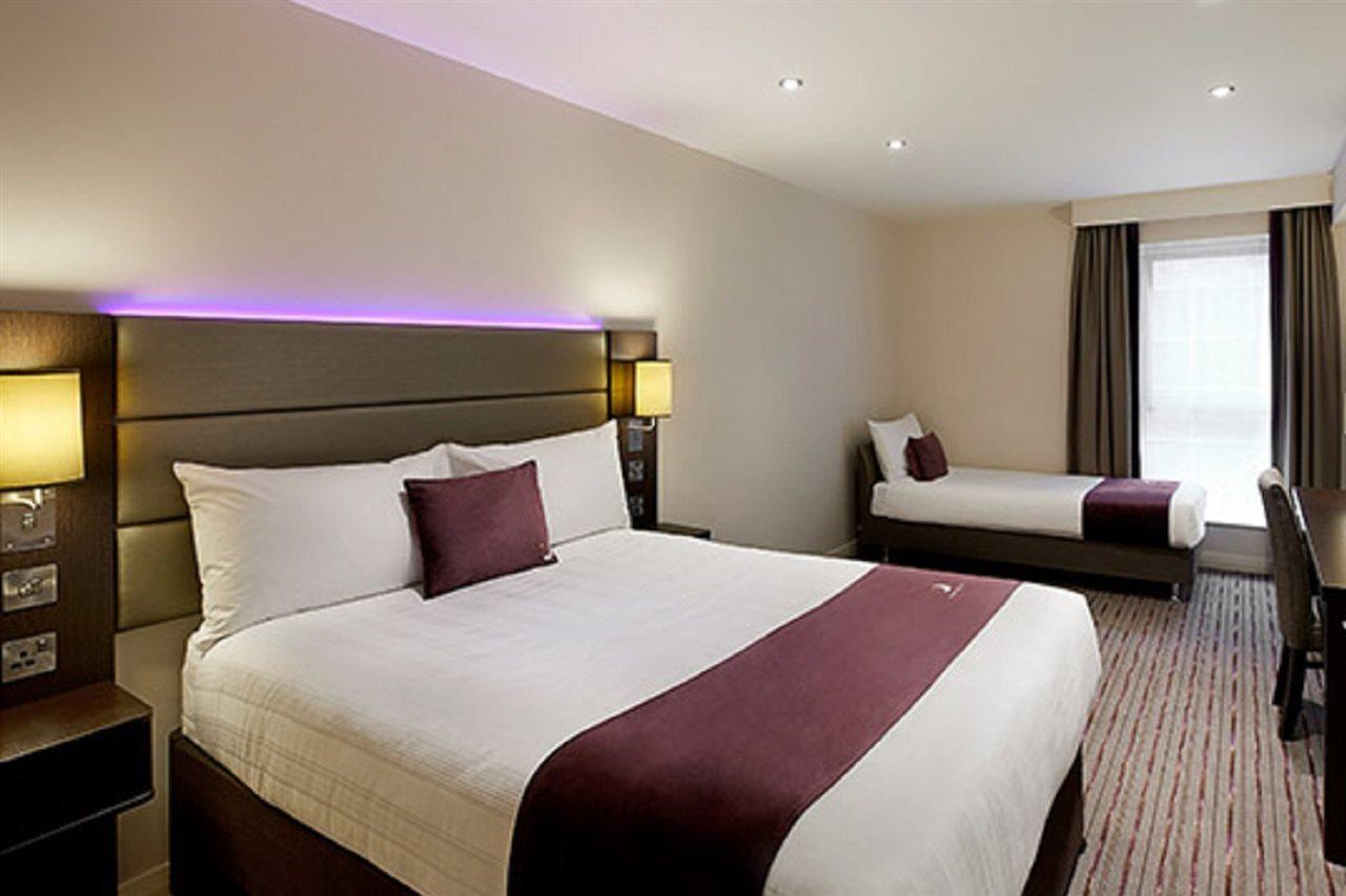 Premier Inn Liverpool Rainhill Eksteriør bilde