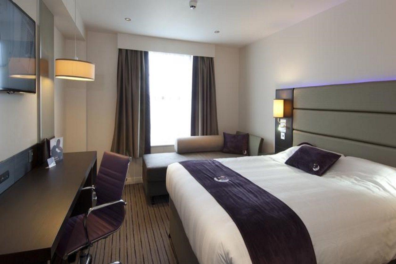 Premier Inn Liverpool Rainhill Eksteriør bilde