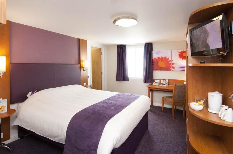 Premier Inn Liverpool Rainhill Eksteriør bilde