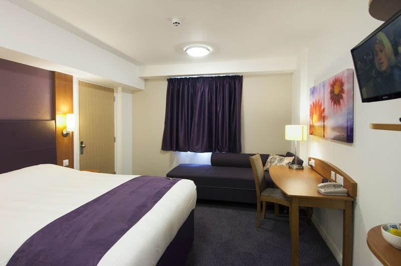 Premier Inn Liverpool Rainhill Eksteriør bilde